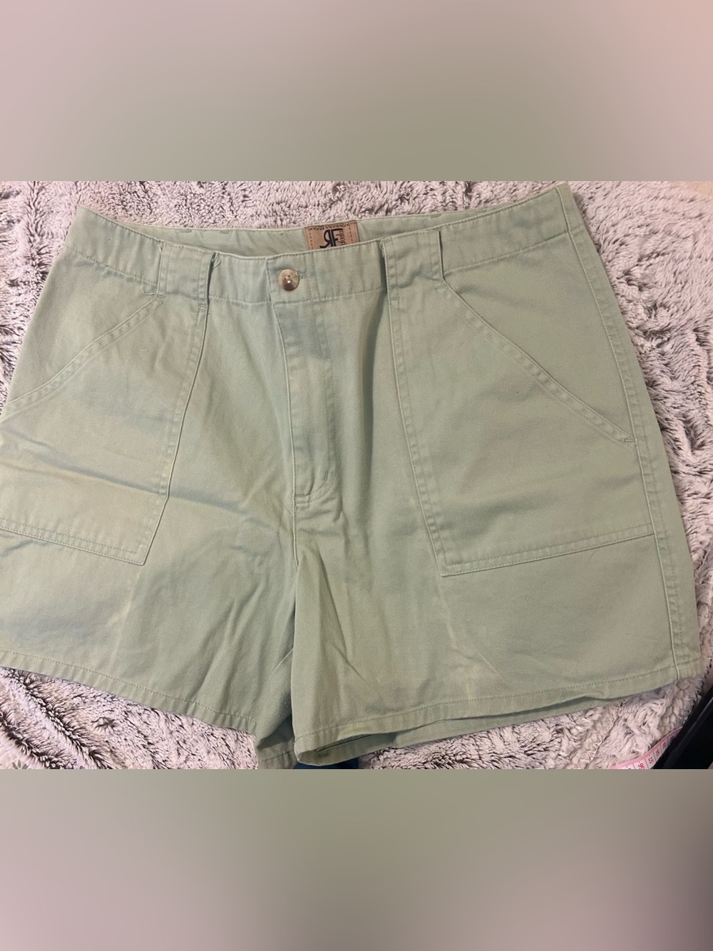 Women's Sage Green Utility Bermuda Shorts with Front Pockets Size 14, 5" Inseam